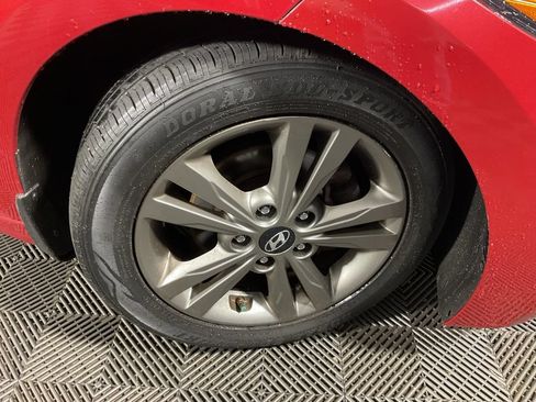Used 2018 Hyundai Elantra SEL FWD image 37