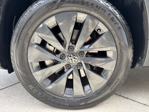 Used 2023 Volkswagen Taos S image 10
