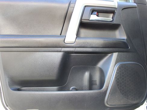 Used 2014 Toyota 4Runner SR5 Premium image 20