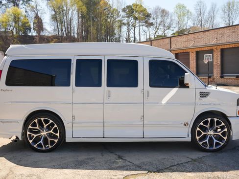 Used 2012 GMC Savana 1500 RWD image 18