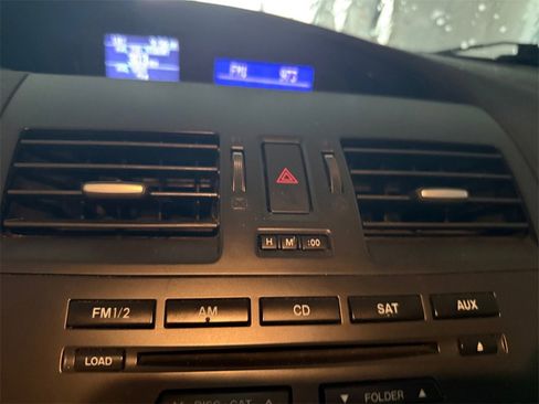 Used 2012 MAZDA MAZDA3 i Touring image 18