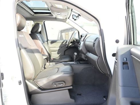 Used 2019 Nissan Frontier PRO-4X image 41