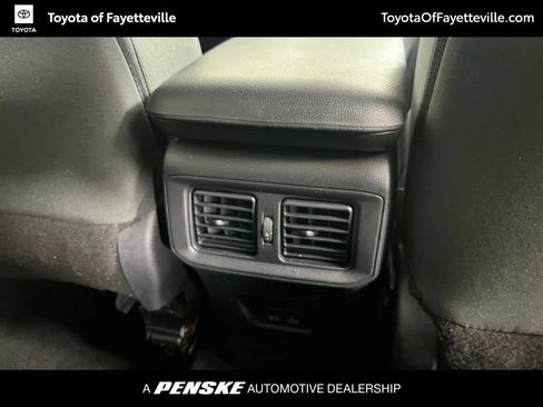 Used 2025 Toyota RAV4 XLE FWD image 9