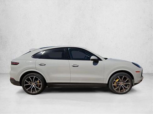 Used 2021 Porsche Cayenne Coupe image 4