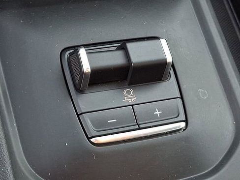 Used 2025 GMC Sierra 3500 Denali w/ Technology Package image 26