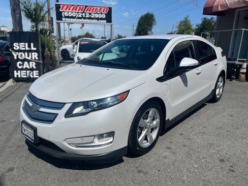 Used 2015 Chevrolet Volt Premium w/ Premium Trim Package FWD image 3