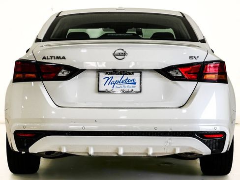 Used 2024 Nissan Altima 2.5 SV FWD image 7