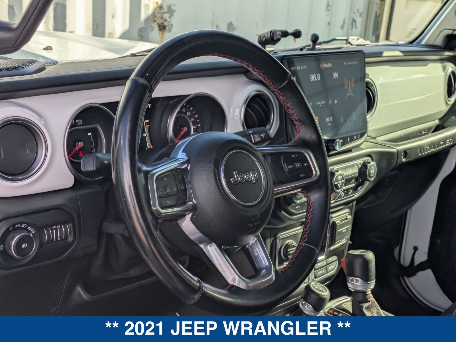 Used 2021 Jeep Wrangler Unlimited Rubicon AWD/4WD image 22