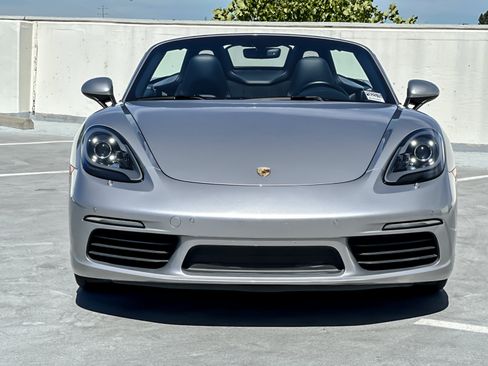 Used 2019 Porsche 718 Boxster RWD image 11