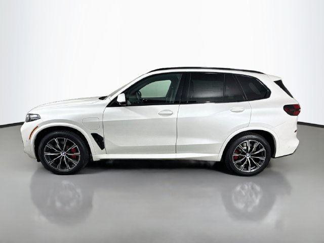 New 2026 BMW X5 xDrive50e w/ M Sport Package AWD/4WD image 4