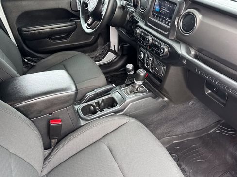 Used 2022 Jeep Wrangler Unlimited Willys image 17
