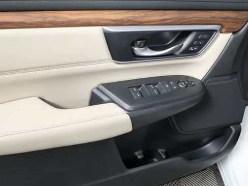 Used 2020 Honda CR-V Touring image 6