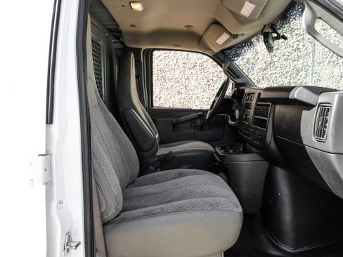 Used 2020 Chevrolet Express 3500 w/ Driver Convenience Package RWD image 26