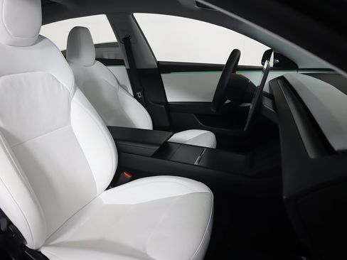 Used 2025 Tesla Model 3 Long Range image 32