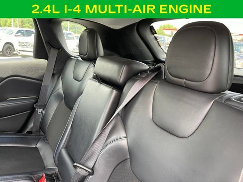 Used 2020 Jeep Cherokee Latitude Plus AWD/4WD image 9