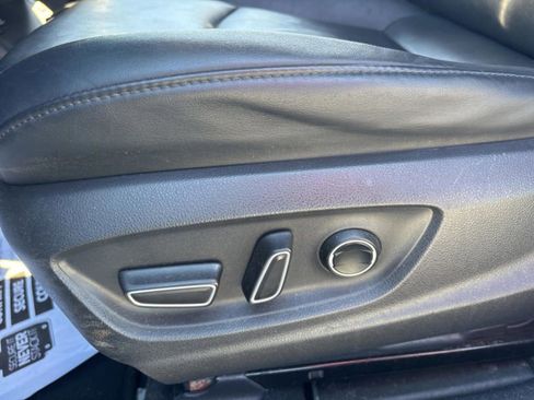 Used 2017 Toyota Prius Prime Advanced w/ Carpet Mat Package FWD image 18