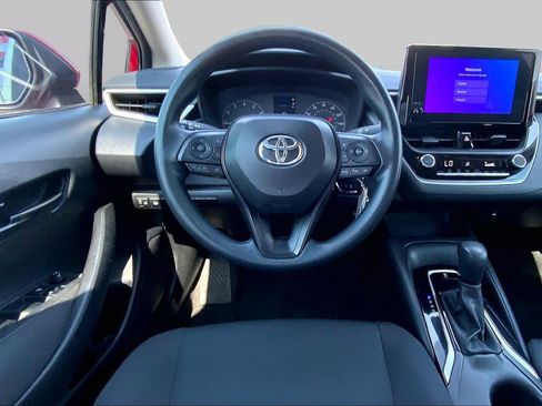 Used 2025 Toyota Corolla LE FWD image 6