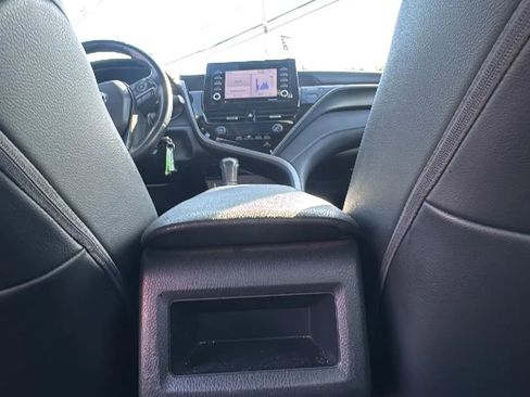 Used 2021 Toyota Camry SE FWD image 16