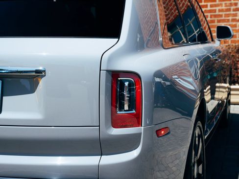 Used 2023 Rolls-Royce Cullinan AWD/4WD image 25