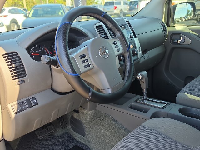 Used 2017 Nissan Frontier SV w/ SV Value Truck Package RWD image 14
