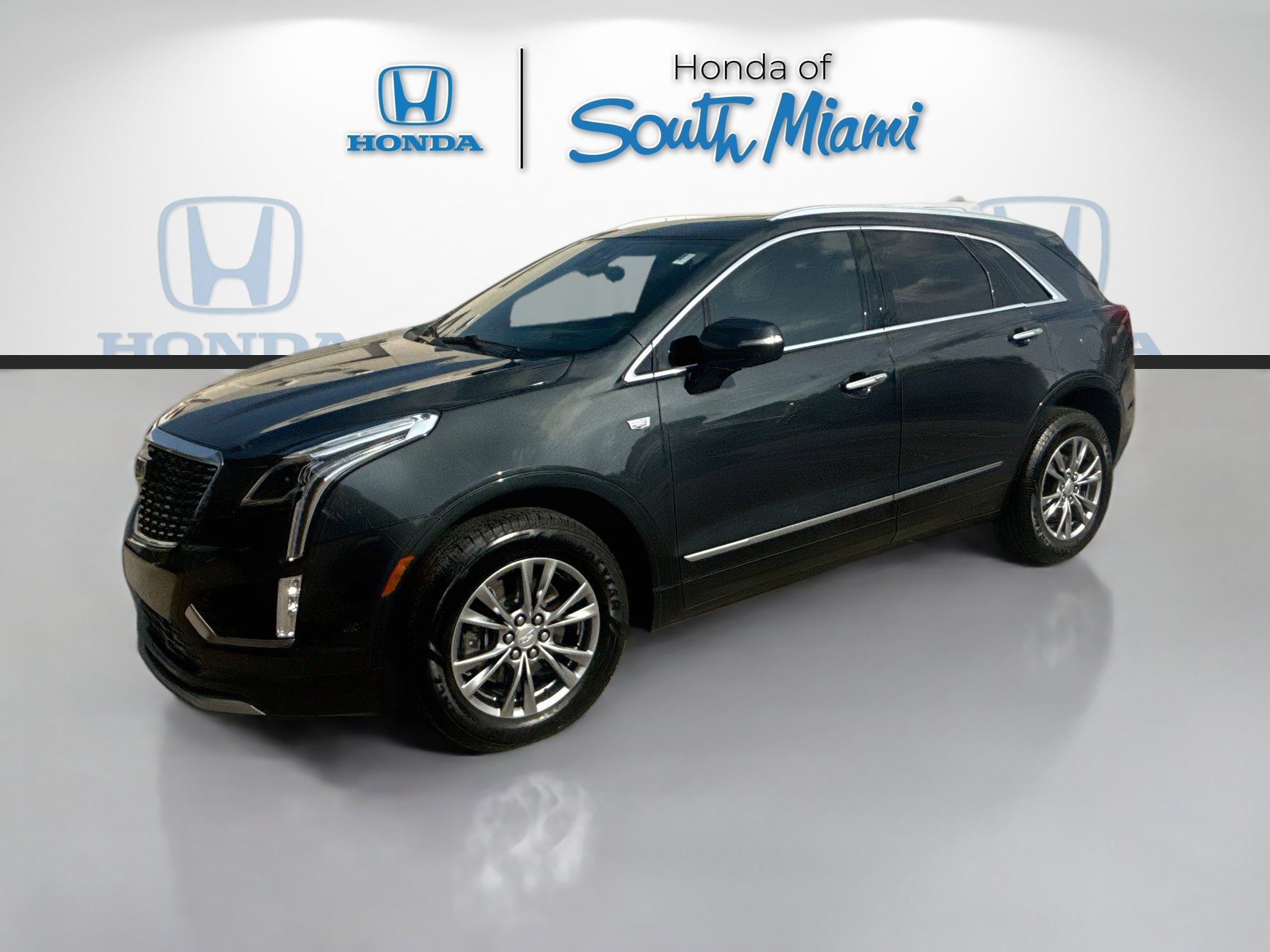 Used 2021 Cadillac XT5 Premium Luxury FWD image 3