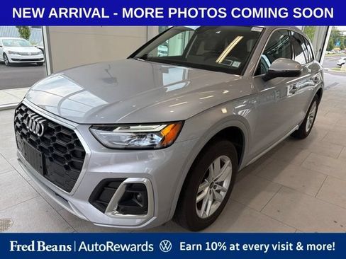Used 2023 Audi Q5 2.0T Premium w/ Convenience Package AWD/4WD image 3