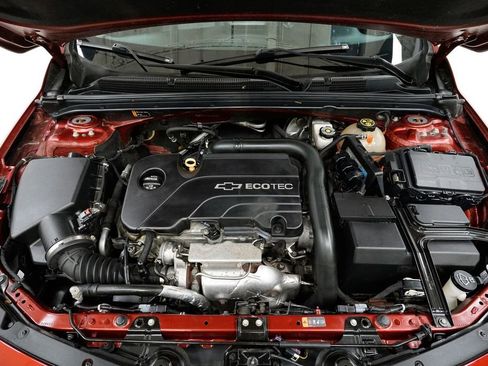 Used 2017 Chevrolet Malibu LT w/ Leather Package image 3