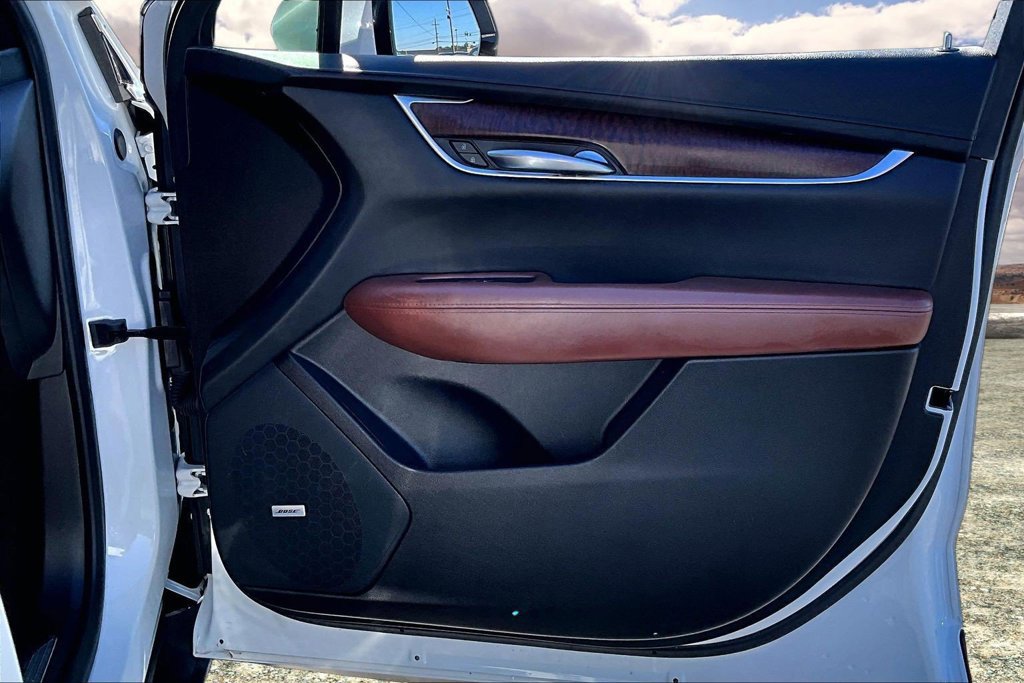 Used 2022 Cadillac XT5 Premium Luxury w/ Technology Package FWD image 28