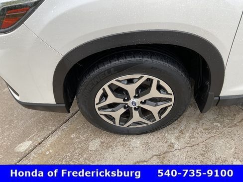 Used 2019 Subaru Forester Premium AWD/4WD image 9