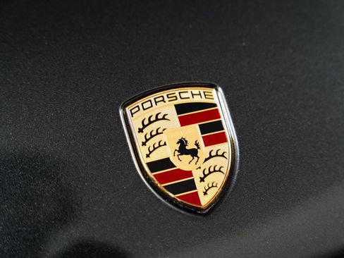 Certified 2024 Porsche Macan AWD/4WD image 30