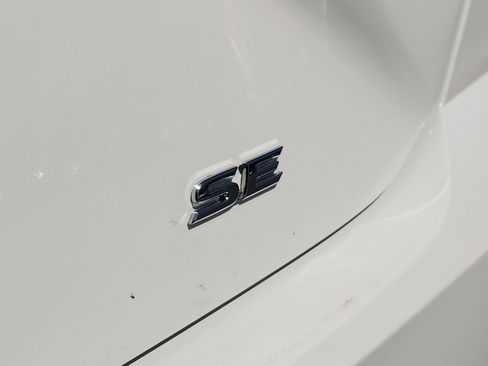 Used 2025 Toyota Camry LE FWD image 10