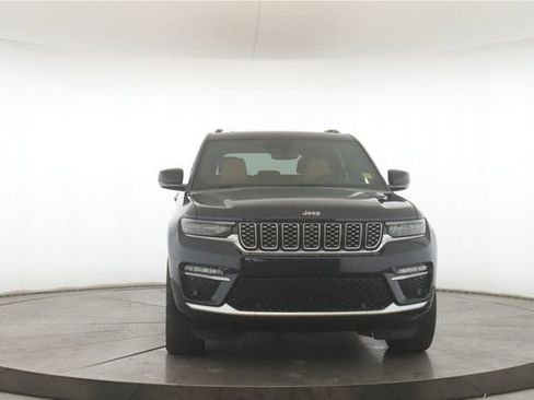 Used 2024 Jeep Grand Cherokee Summit image 12