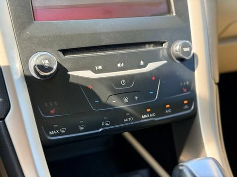 Used 2014 Ford Fusion SE w/ Equipment Group 202A FWD image 14