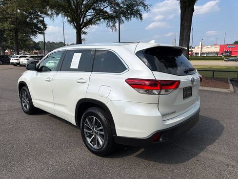Used 2017 Toyota Highlander XLE FWD image 9