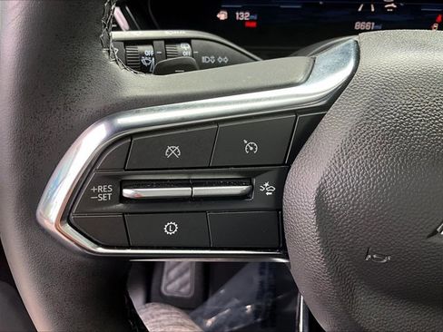 Used 2025 Chevrolet Tahoe High Country image 19