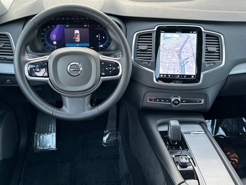 Used 2023 Volvo XC90 B5 Core w/ Climate Package image 17