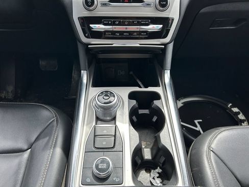 Used 2022 Ford Explorer XLT w/ Equipment Group 202A AWD/4WD image 13