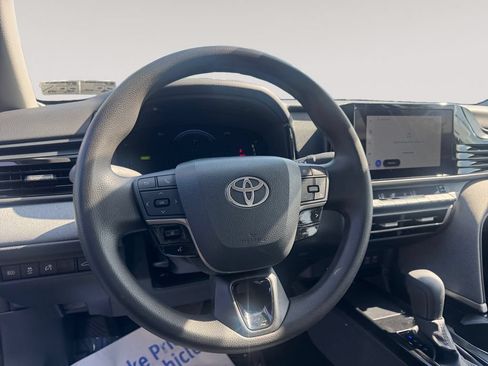 Used 2025 Toyota Camry LE w/ Convenience Package FWD image 12