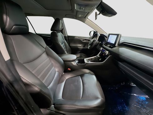 Used 2023 Toyota RAV4 XLE Premium image 21