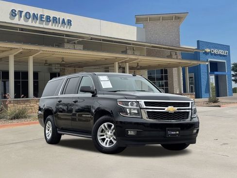 Used 2016 Chevrolet Suburban LT w/ Luxury Package image 2