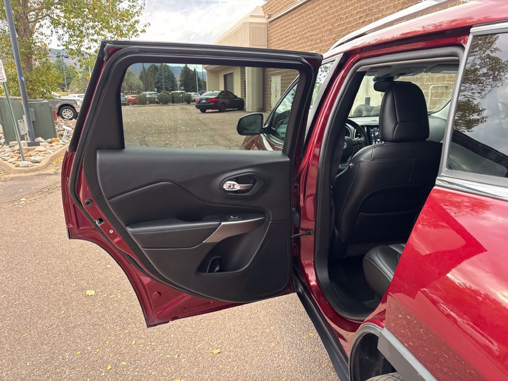 Used 2021 Jeep Cherokee Limited AWD/4WD image 20