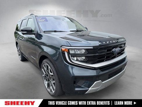 Certified 2025 Ford Expedition Platinum w/ Platinum Ultimate Package AWD/4WD image 1