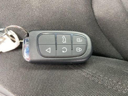 Used 2020 Jeep Renegade Latitude image 26