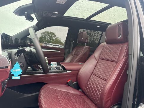 Used 2025 Cadillac Escalade Sport w/ Touring Package AWD/4WD image 18