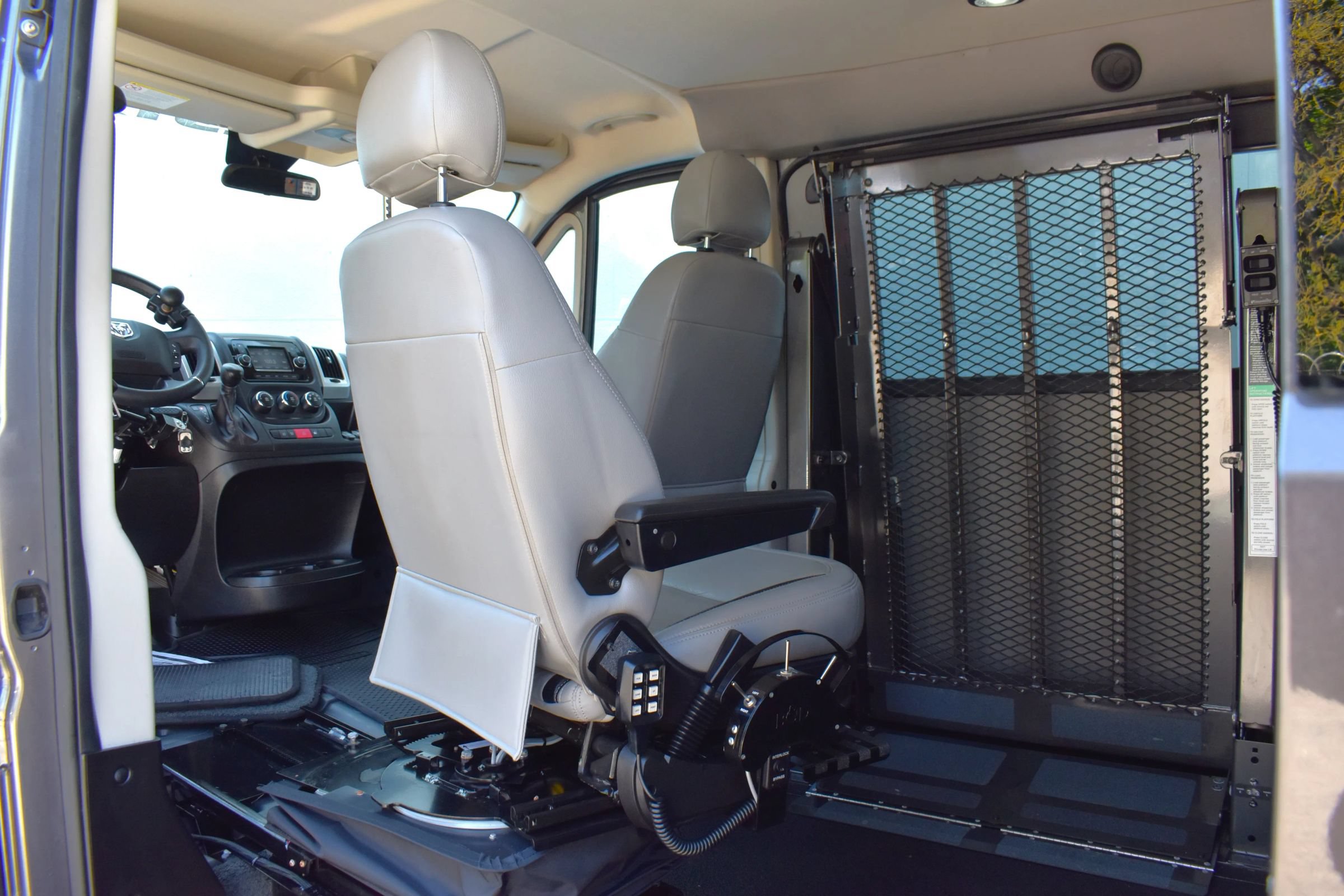 Used 2018 RAM ProMaster 1500 w/ Mopar Trailer Tow Group FWD image 57