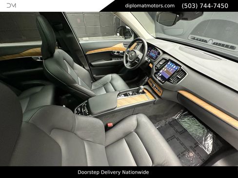 Used 2023 Volvo XC90 B6 Plus image 19