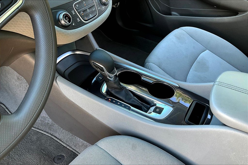 Used 2025 Chevrolet Malibu LT FWD image 19