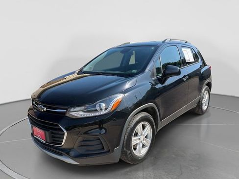 Used 2019 Chevrolet Trax LT w/ LT Convenience Package FWD image 8
