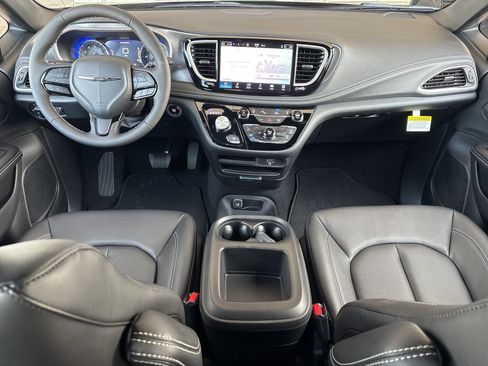 New 2026 Chrysler Pacifica Select w/ S Appearance Package FWD image 22