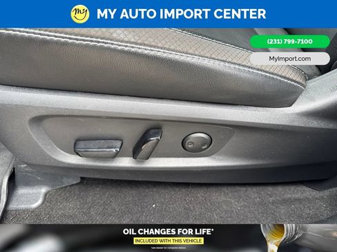 Used 2024 Nissan Pathfinder SL AWD/4WD image 12